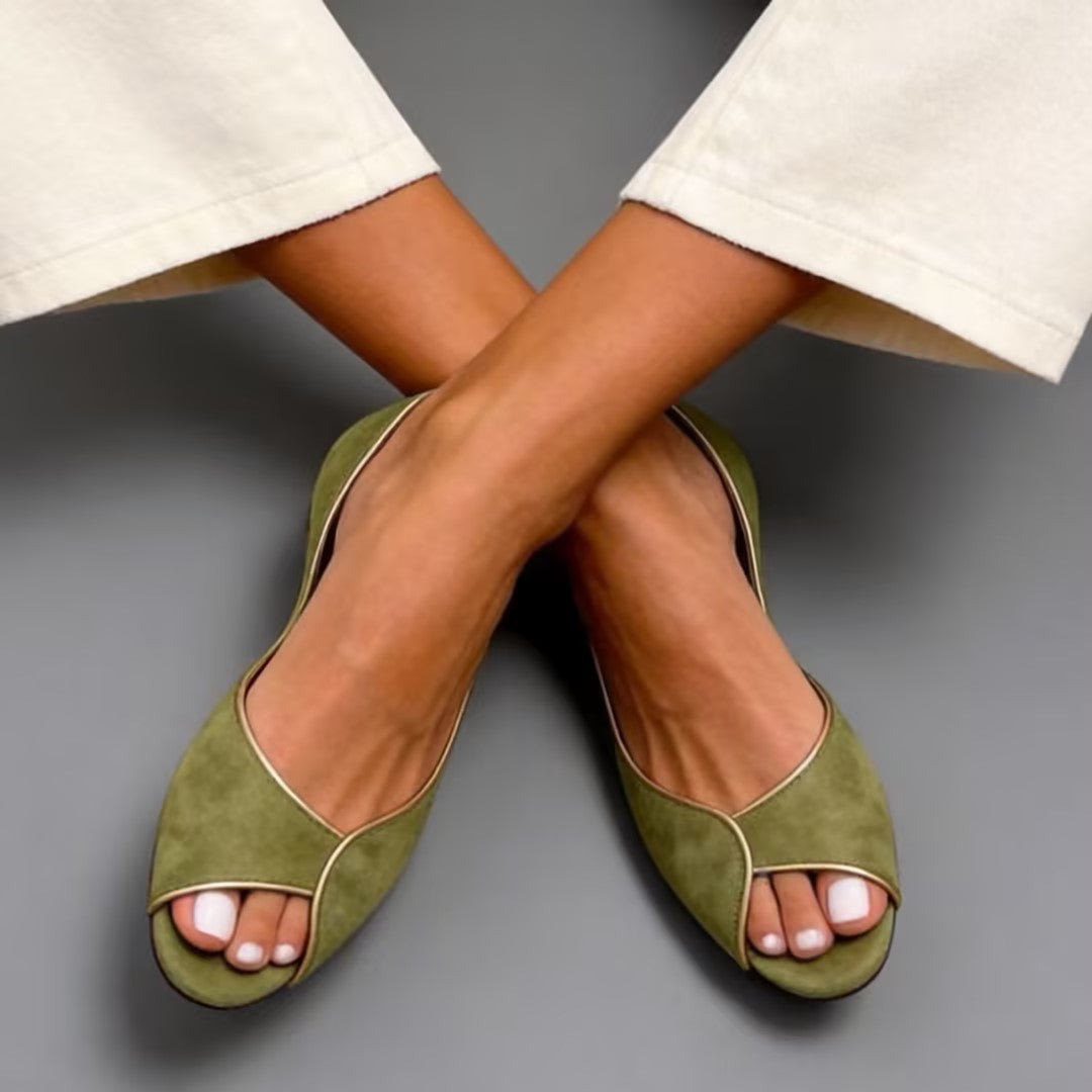 Minimalist Ballerinas in Suede with Open Toe