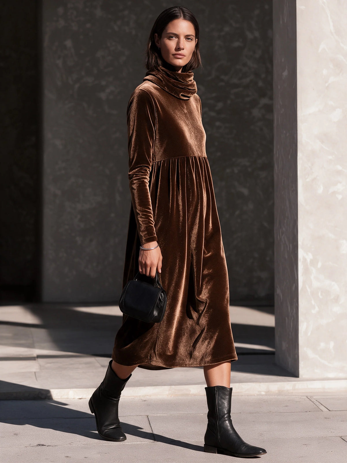 Elegant Loose-Fit Velvet Midi Dress