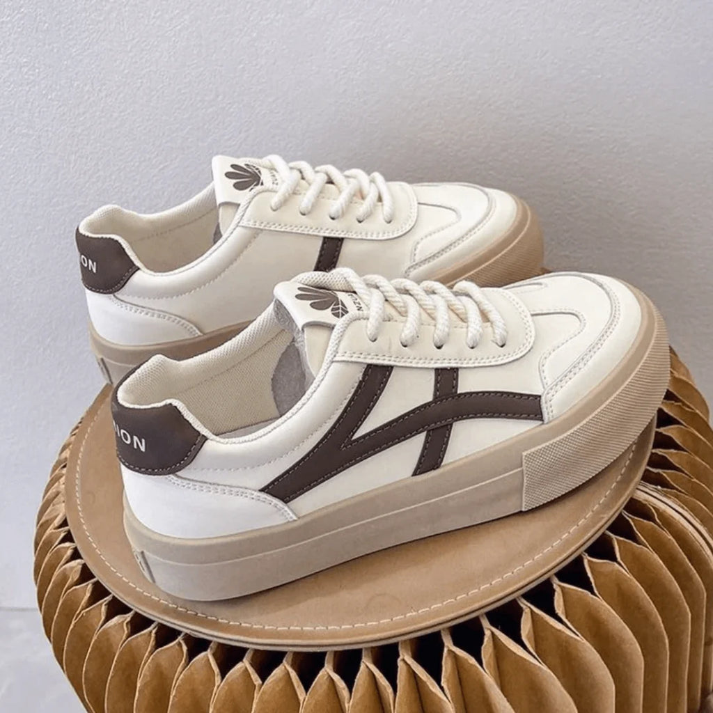 Sneakersy na platformie z kontrastowymi paskami