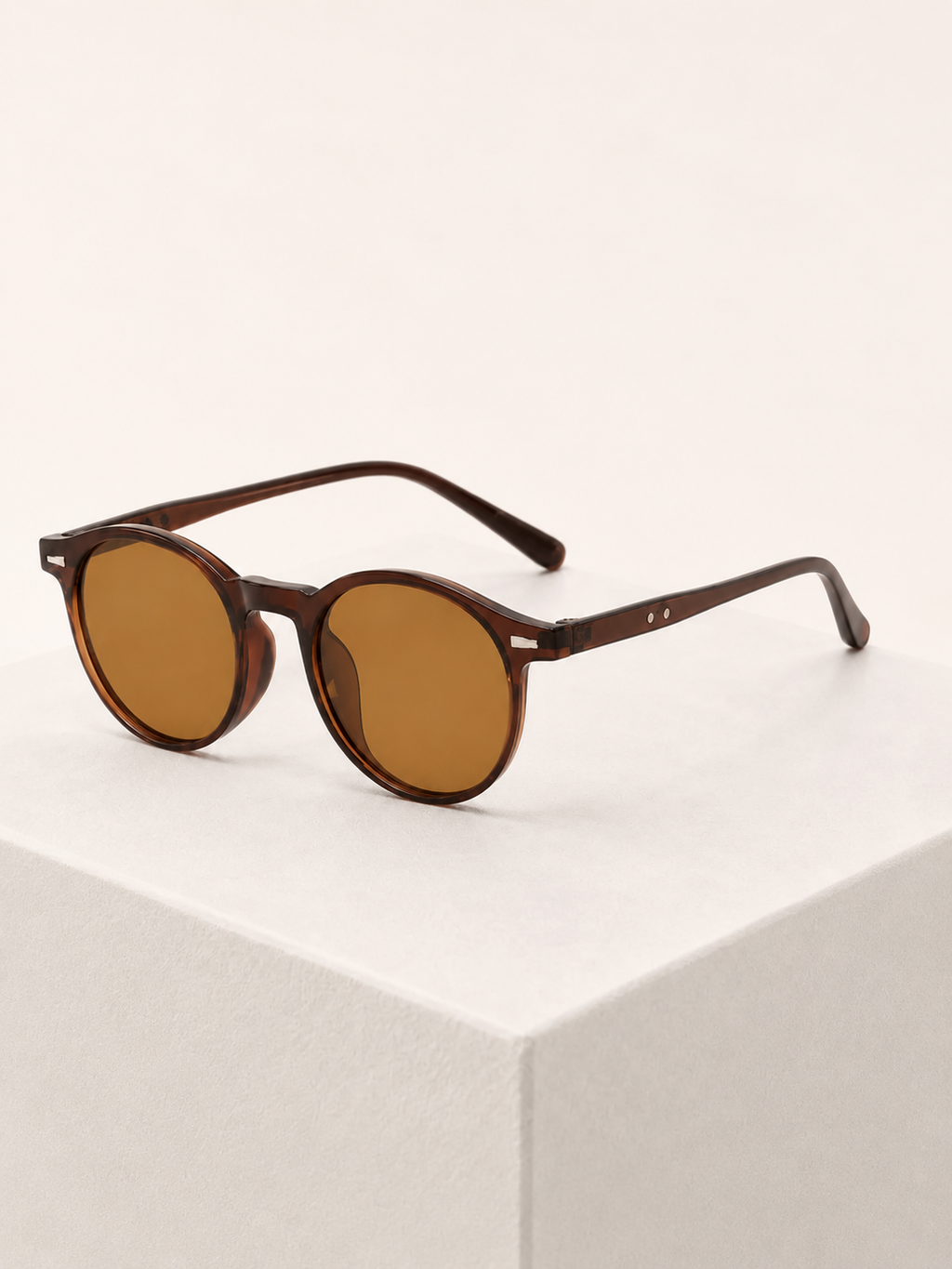 Gafas de sol retro de montura redonda transparente