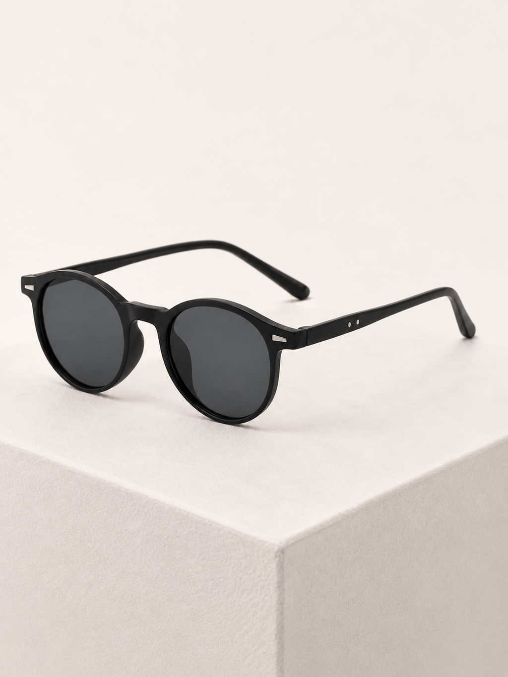Gafas de sol retro de montura redonda transparente